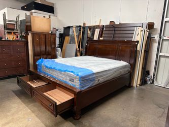 Cal king bed $399