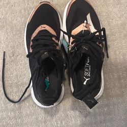 NWT Puma Women’s Size 8 Shoes Athletic Shoes 
