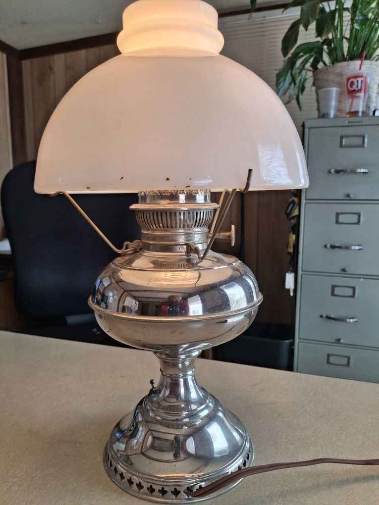 VERY Unique Looking Vintage SILVER OIL LAMP THAT'S ELECTRIC GOOD CONDITION