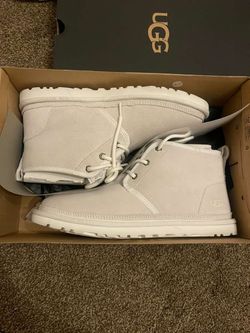 Men Uggs Size 9