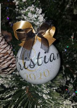 Christmas ornaments personalized $4