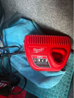 Milwaukee M12 Battery Charger
