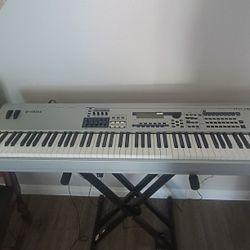 Yamaha MO8 Keyboard Synthesizer 