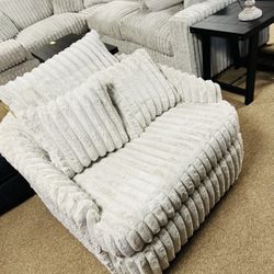 Beautiful Swivel Chair 