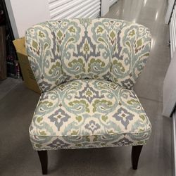 Accent Chair – Ikat Pattern, Great Condition