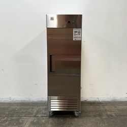 NSF Reach-In RestaurantOne Door Refrigerator KR-23B1