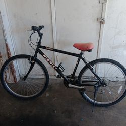 NASHIKI 26 INCH BIKE VERY COMFORTABLE IN GREAT SHAPE
