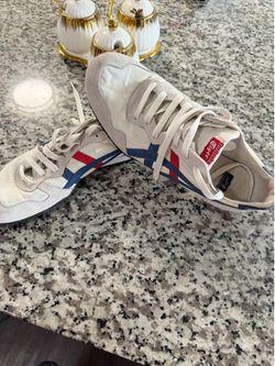 Onitsuka Tiger sneakers talla 9.5 de hombre
