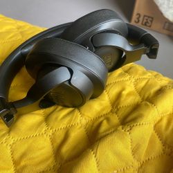JBL Wireless Headphone 