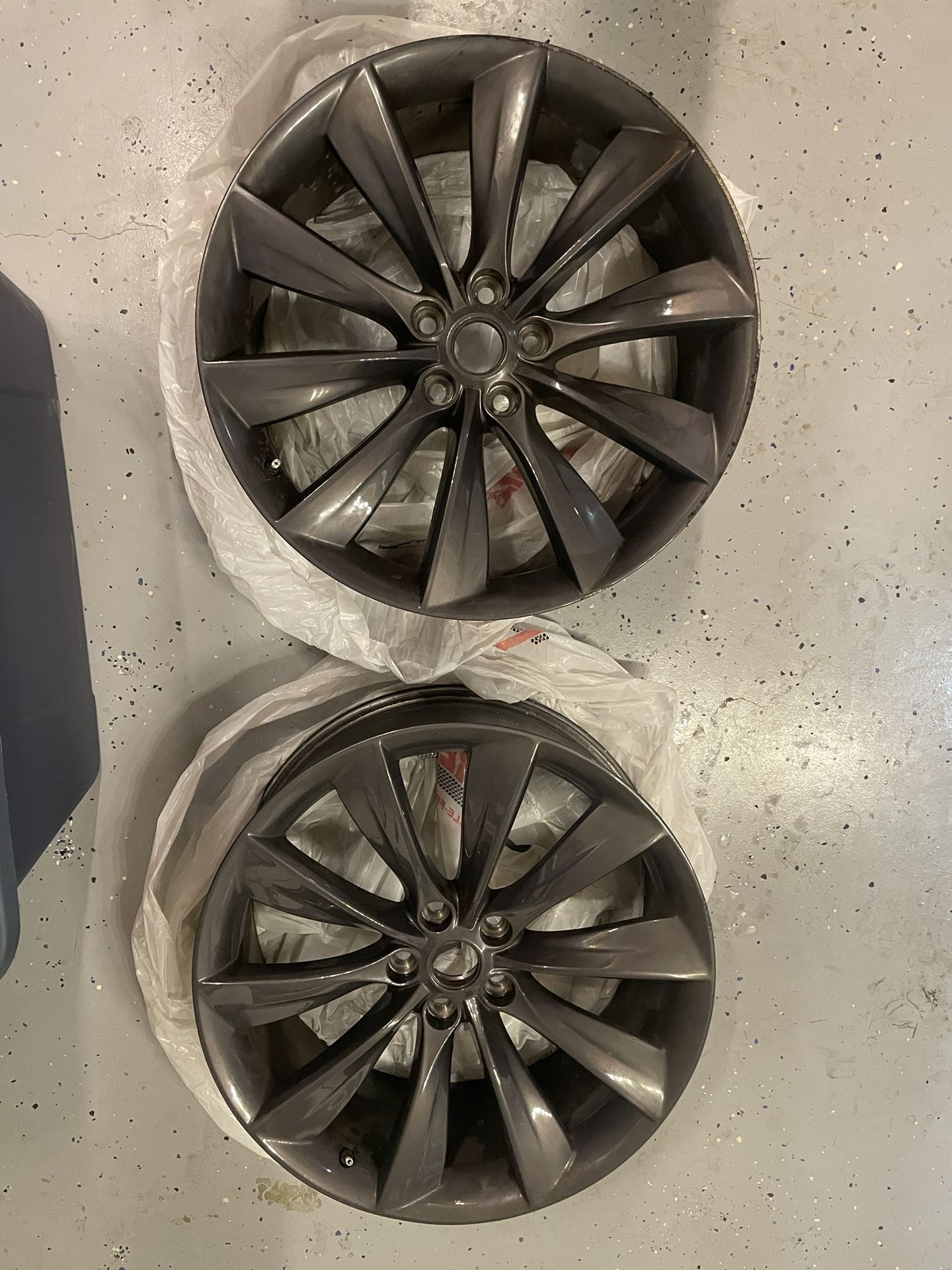 USED-Model S 21”x8.5 Performance Grey SVC wheels