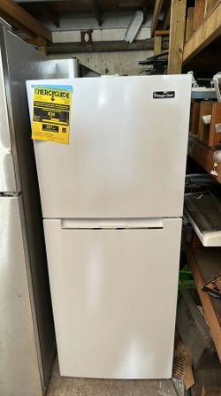 EnergyEfficient Magic Chef Top Mount Refrigerator