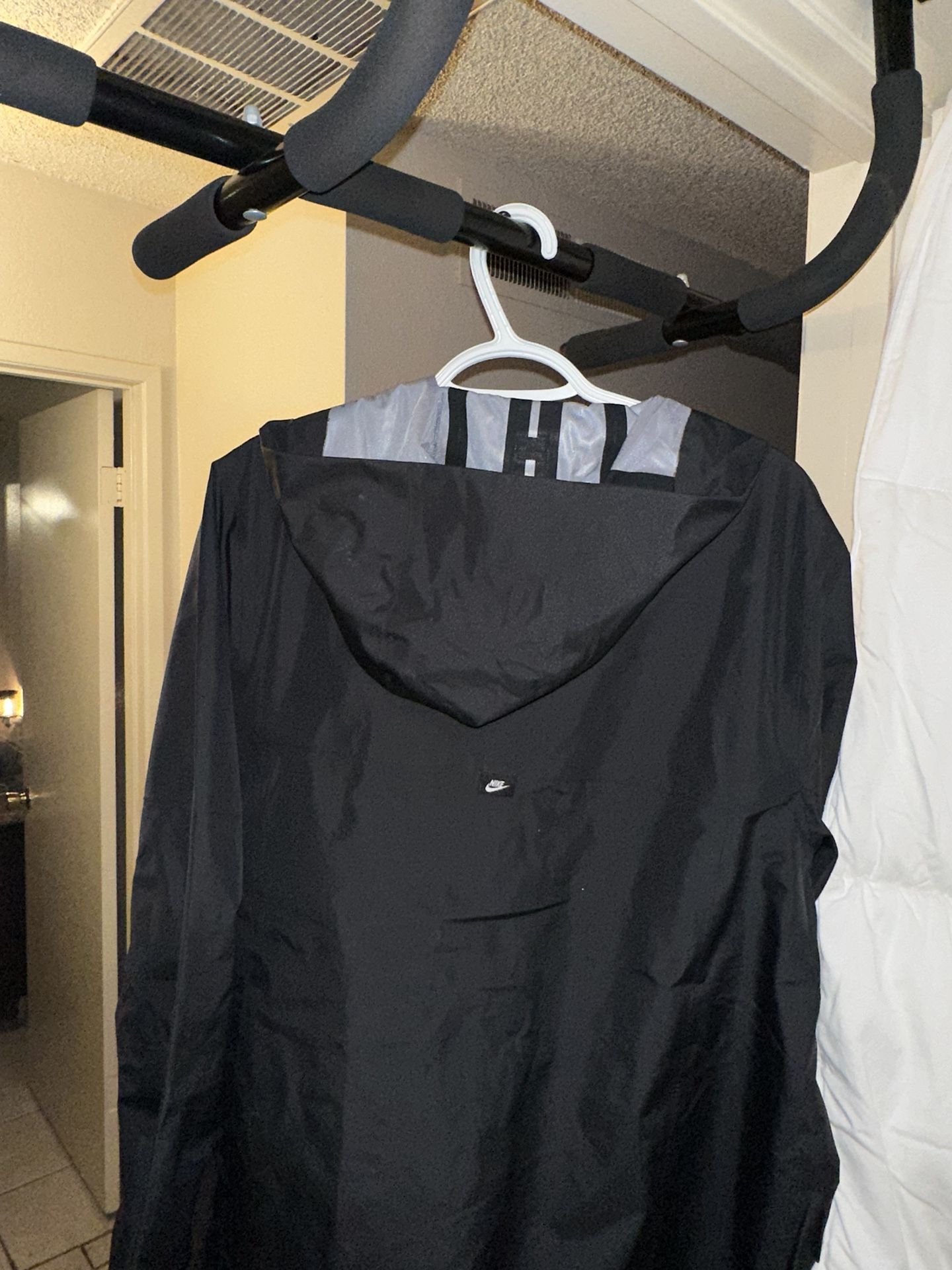 Medium Men’s Nike Weather Rain Jacket New