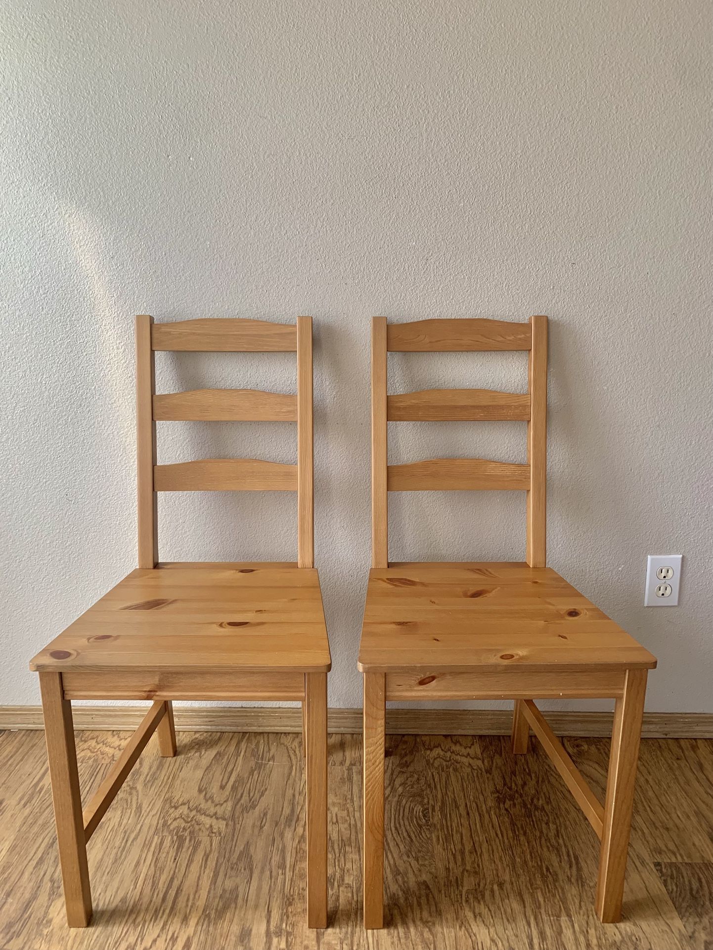 2 Chairs