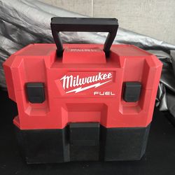 Milwaukee M12 Vacuum