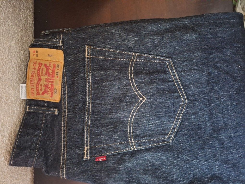 Levi's 501 Size 42 32