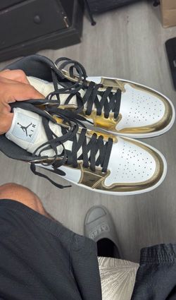 Air Jordan 1 mid White Gold Sneakers