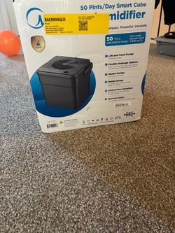 MIDEA DEHUMIDIFIER