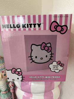 HELLO KITTY MINI FRIDGE