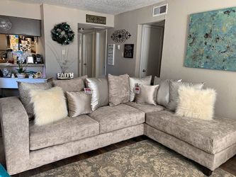 PLUSH Grey Sectional w/ Accent Pillows