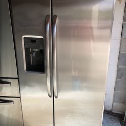 Refrigerator And Glass Stove Ge 