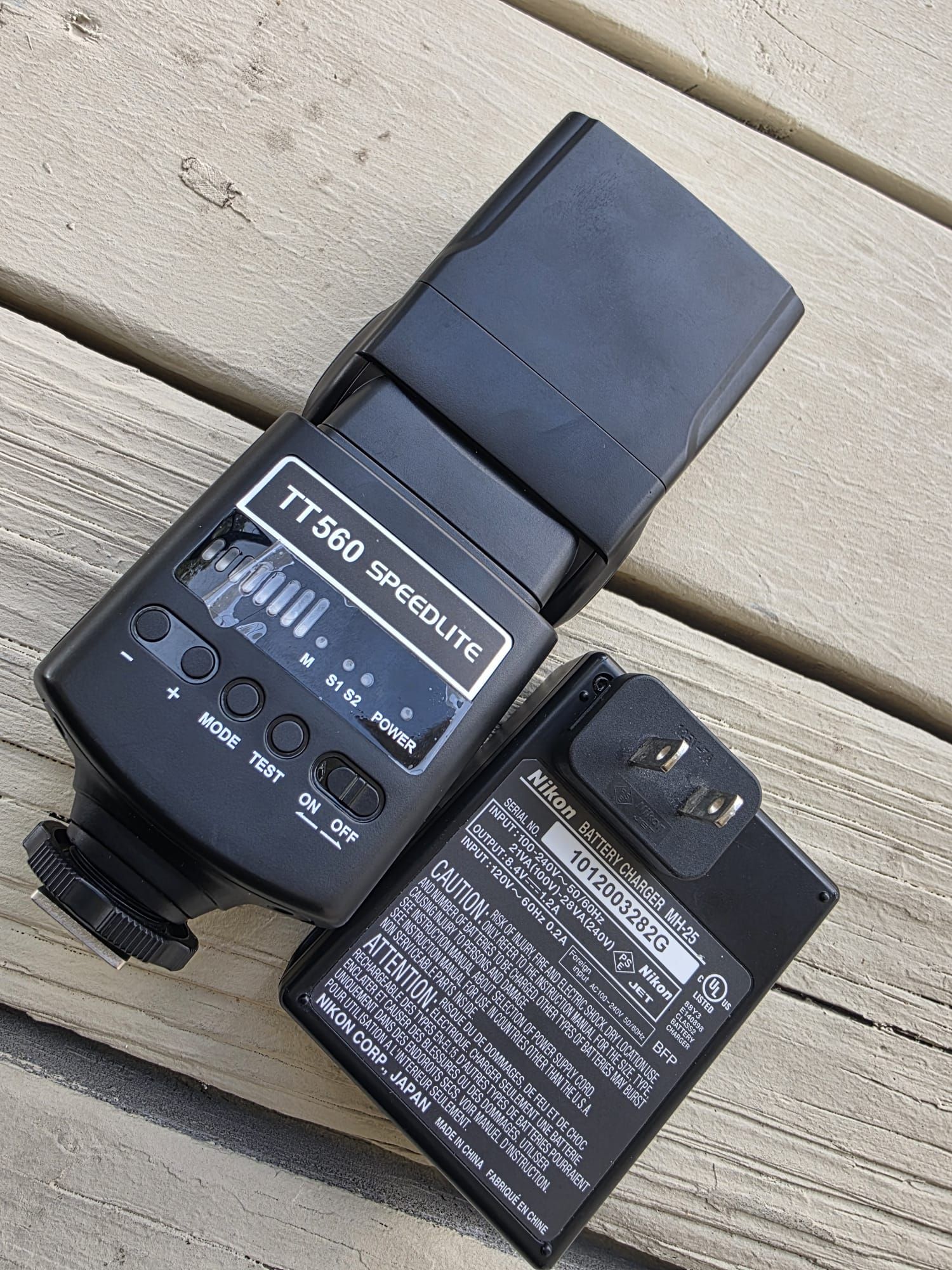 HOT DEAL🎯 Complete Photography Kit – Nikon D7000 + 18-35mm Lens + TT560 Flash – Ready to Shoot! 📸✨ 700