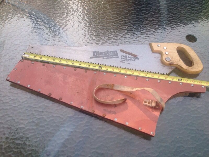 RARE VINTAGE HENRY DISSTON AND SONS INC - Disston #32 Pruning Saw with Leather Case (Excellent Condition).