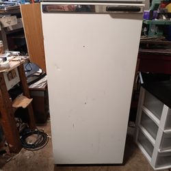 Excellence Free Standing Freezer 