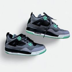 Jordan Retro 4 "Green Glow'"