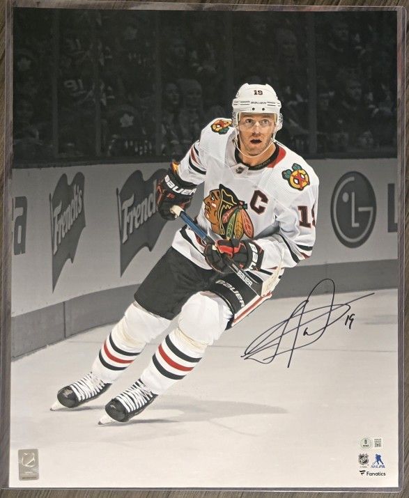 JONATHAN TOEWS SIGNED 16x20 PHOTO!