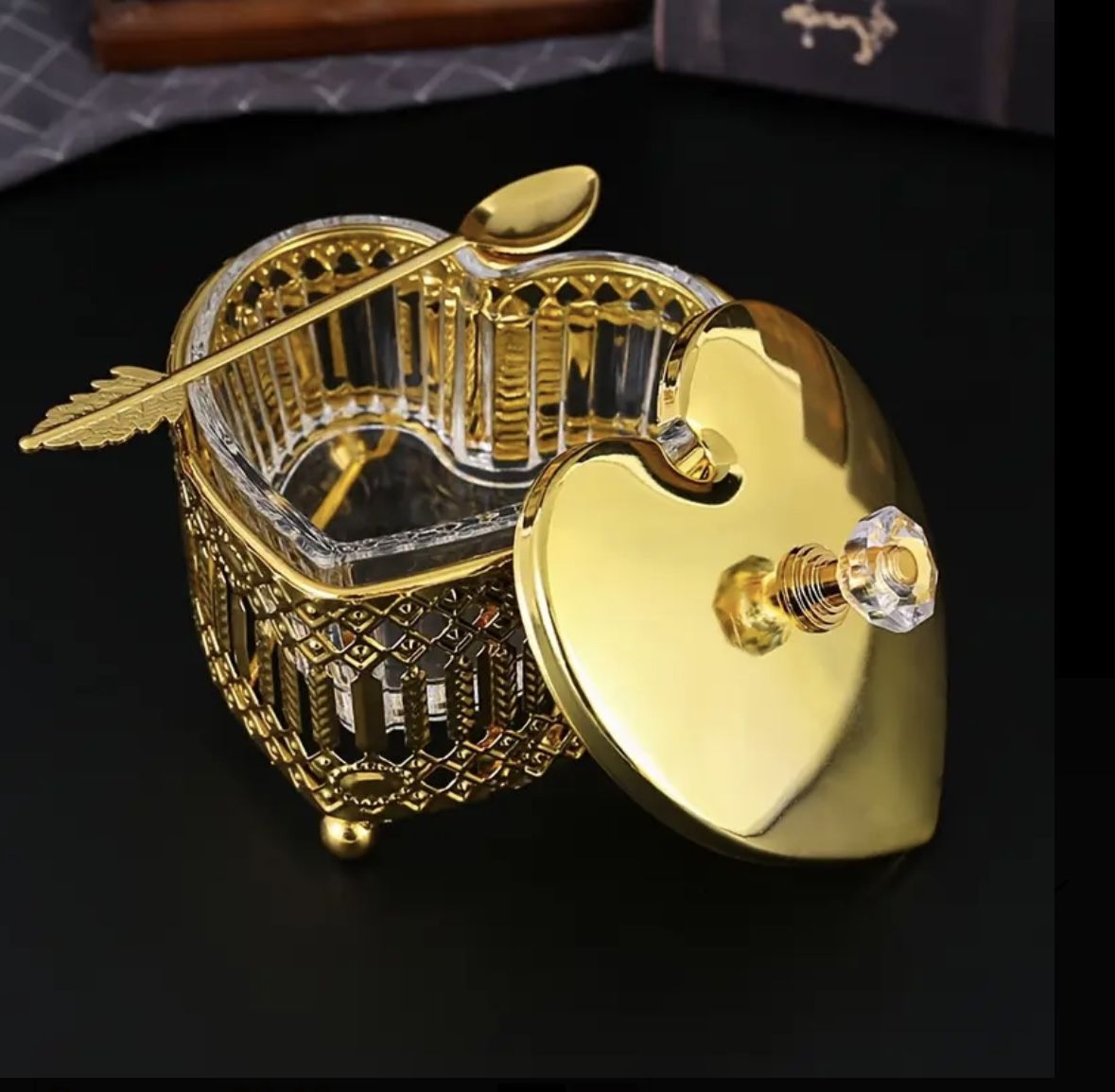 Luxury Heart-Shaped Crystal Jar with Gold Spoon & Cover – Elegant Gift/Decor