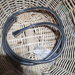 SHOWER HOSE & HOLDER