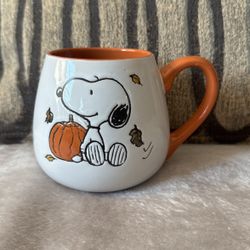 Peanuts Snoopy Hello Pumpkin Falling Leaves Egg Shape Autumn Mug