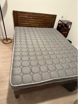 Queen mattress, medium firm
