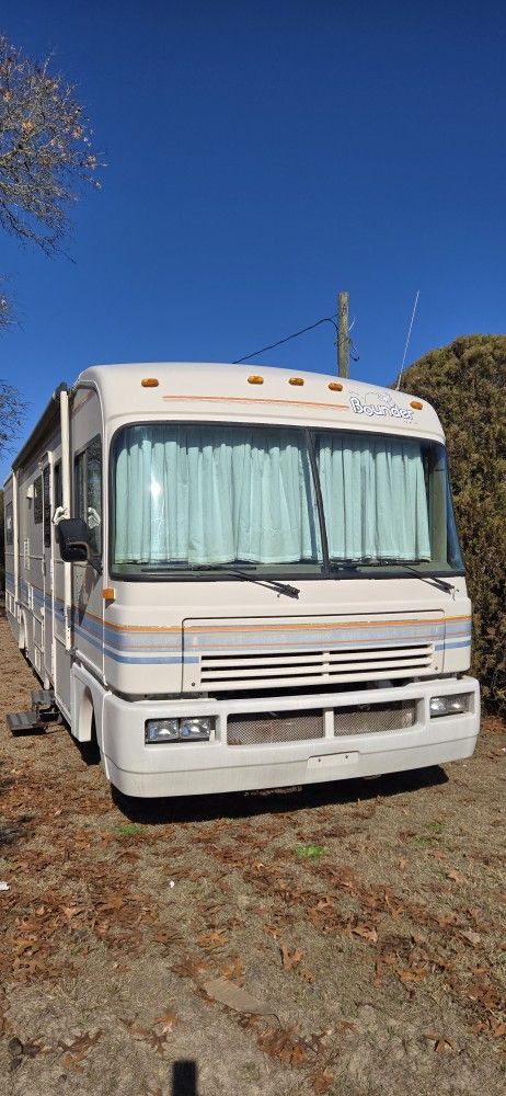 1991 Fleetwood Bounder 34J