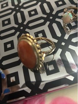 1950/1960 vintage 14 k gold coral ring