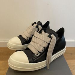 Men's Black and Cream Trainers(77)45