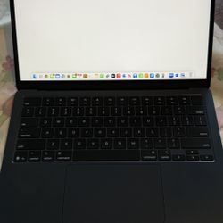 MacBook Pro 2025 13”