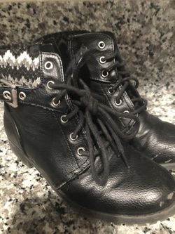 Girls shoes size 13 black boots