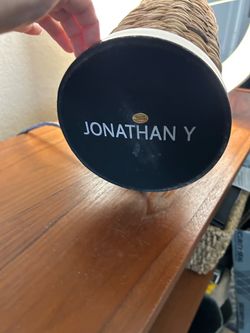 Jonathan Y Lamp