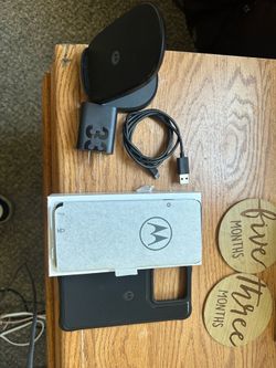 Brand New Moto Edge 2025 With Wireless Charger And Case