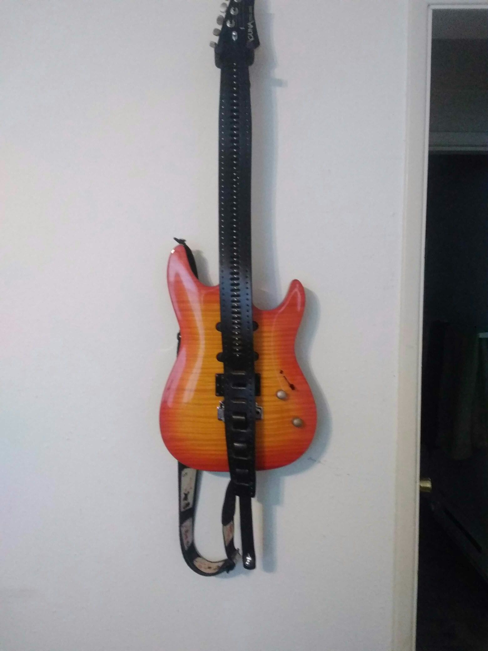 Leather guitar strap