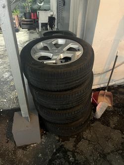 Land Rover Rims And Pirelli Tires
