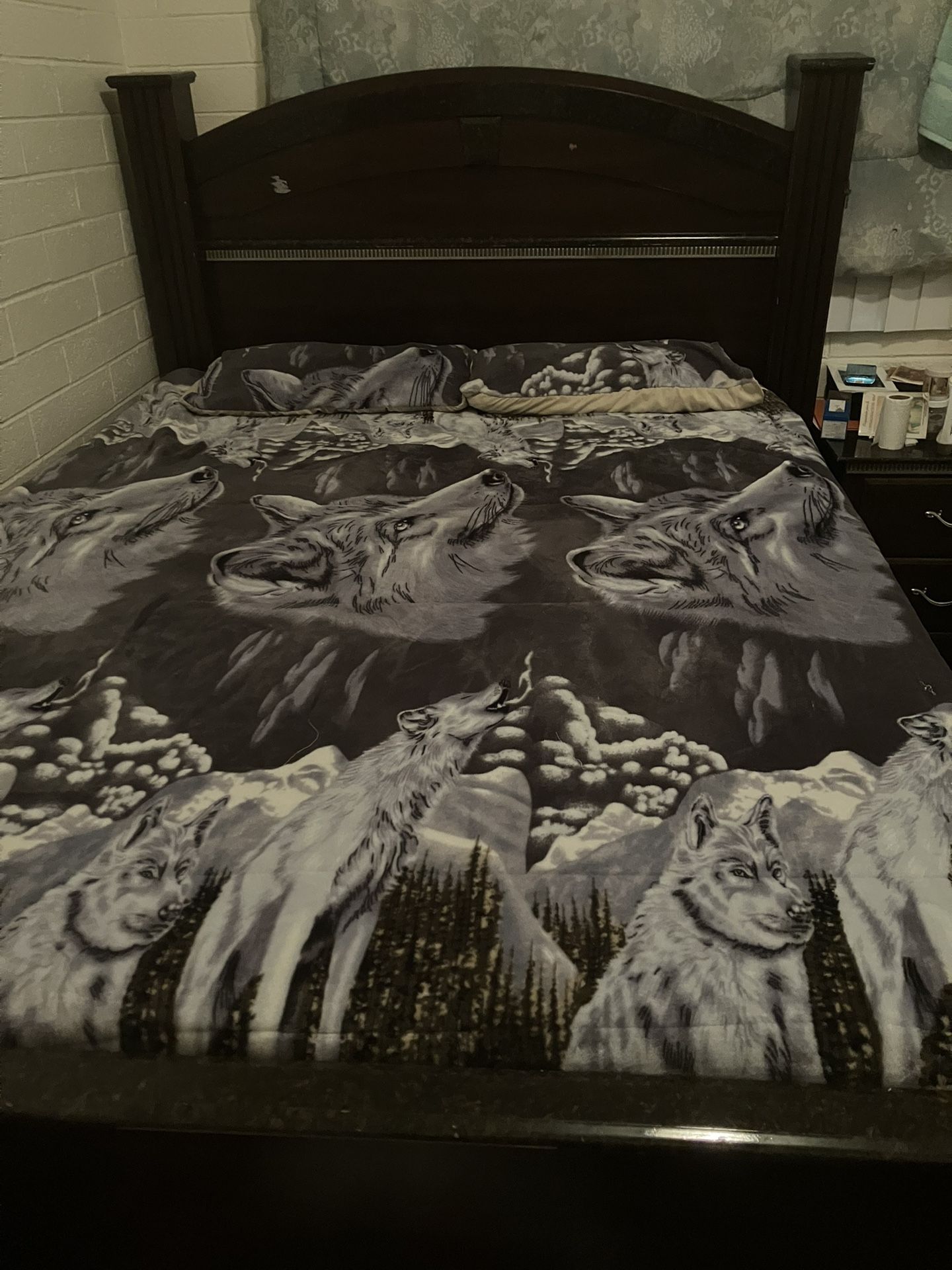 Queen Size Bed Frame 