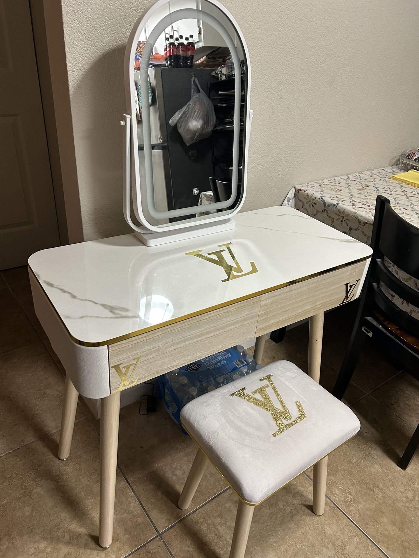 Brand New Vanity With Stool Lighted Up Mirror