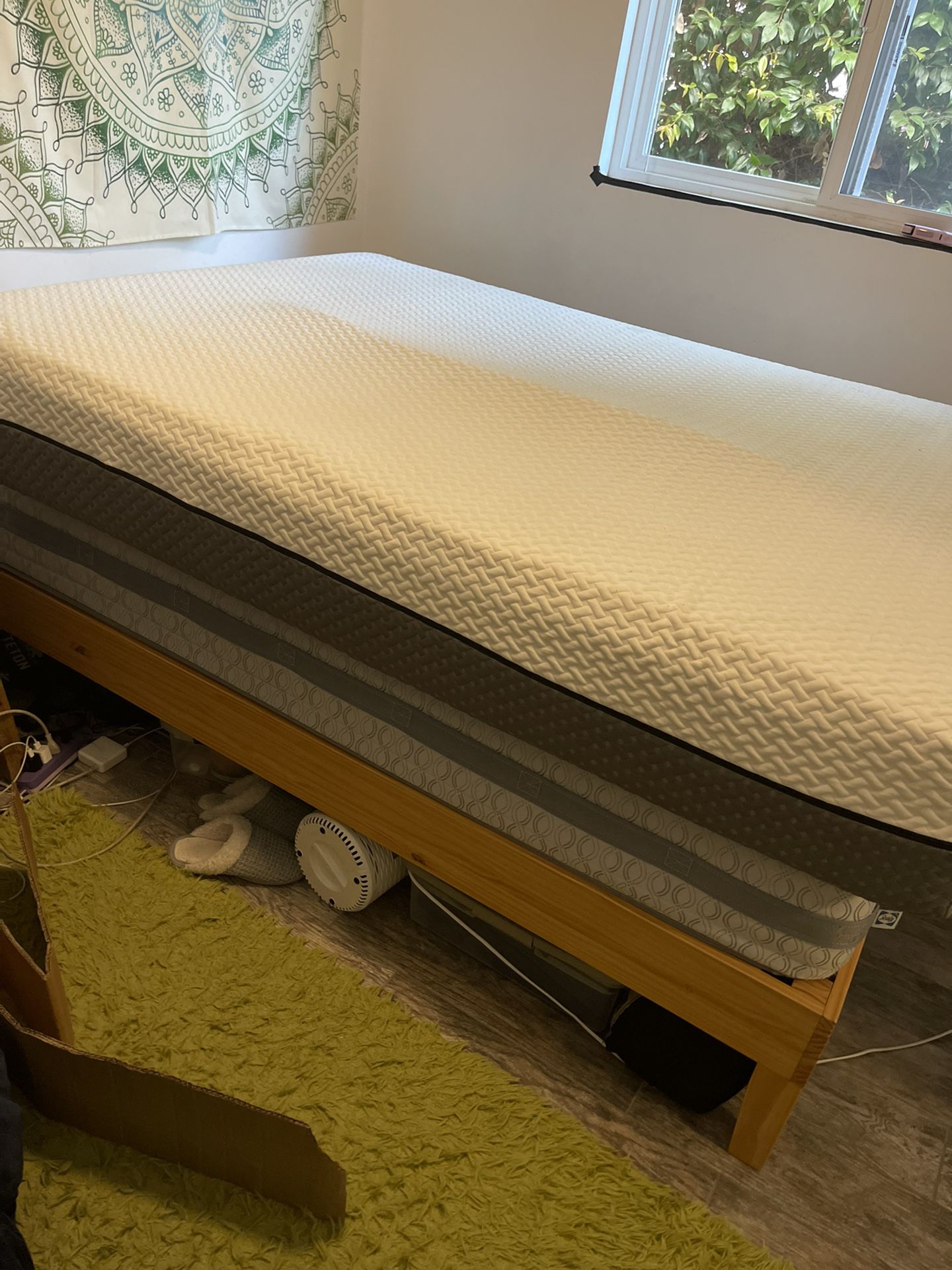 Memory foam mattress (full size)