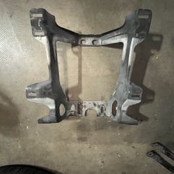 2013 Hd Center Radiator Support Bracket 