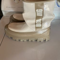 UGG Unisex Classic Mini Ii Stars Fashion Boot Size 10 Women “Brand New”