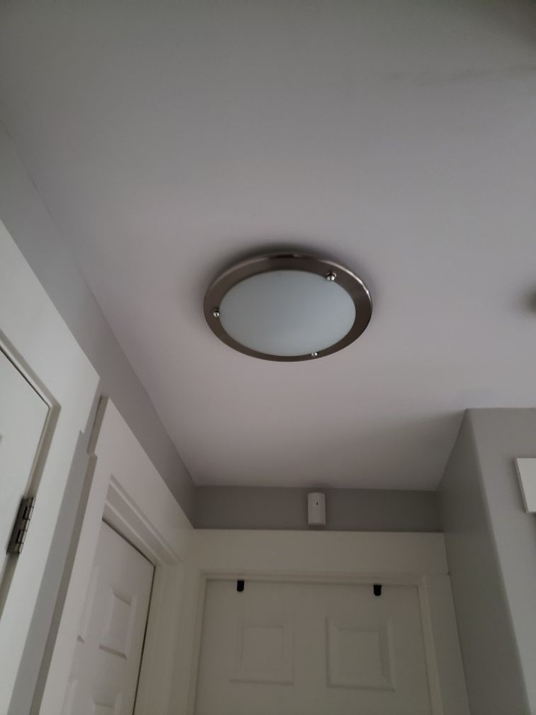 Ceiling light fixture