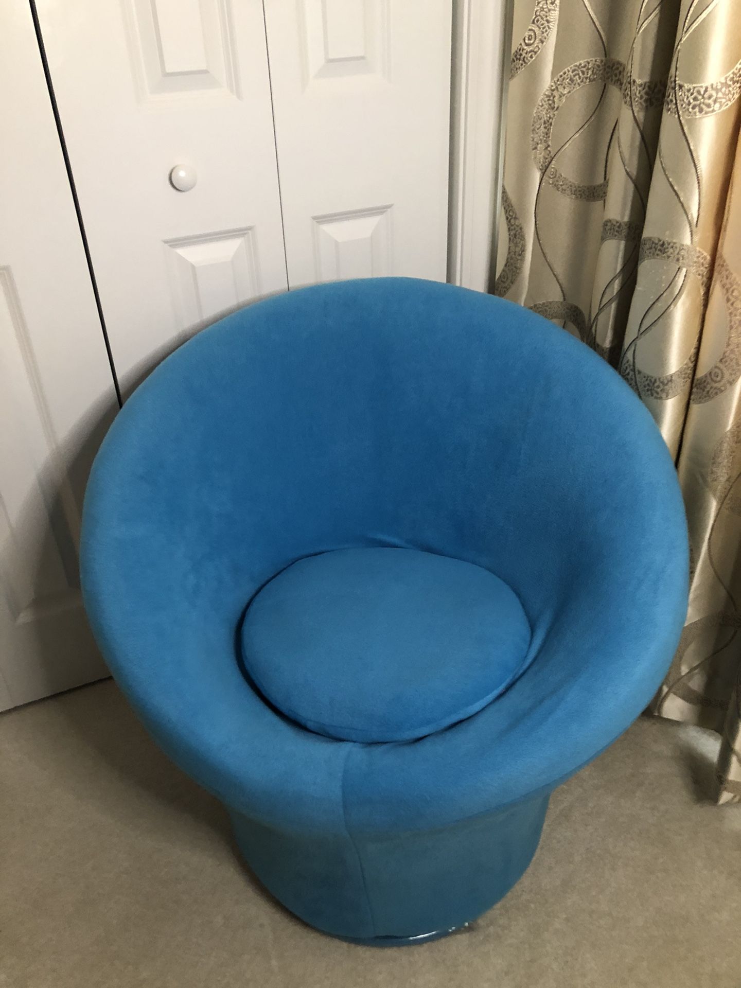 Brand New Nice Comfortable Chair On SALE