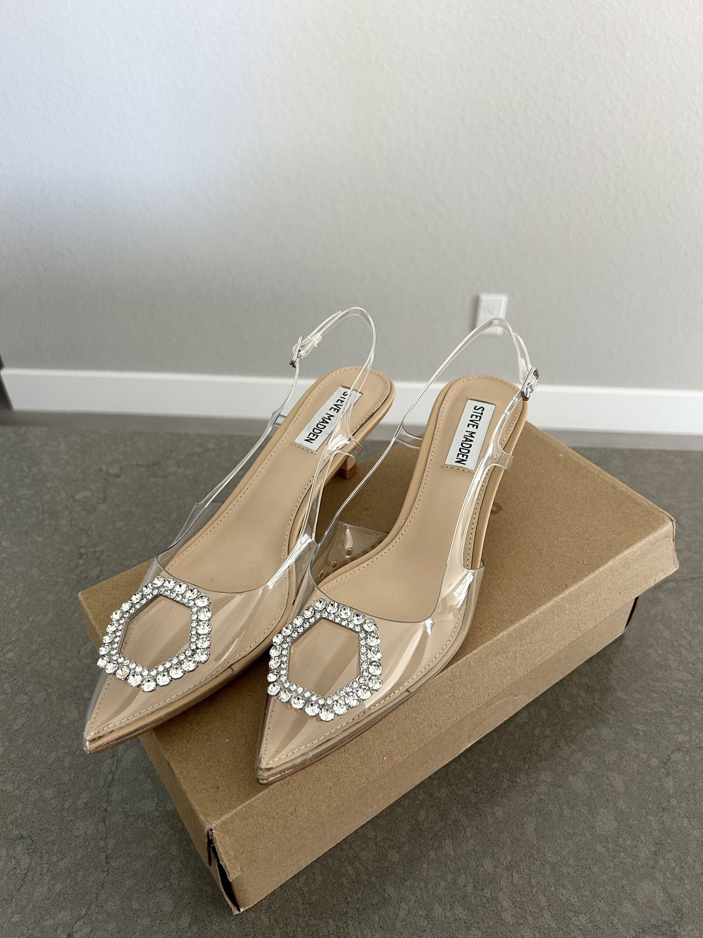 STEVE MADDEN Lora Pump Heels Size 8 